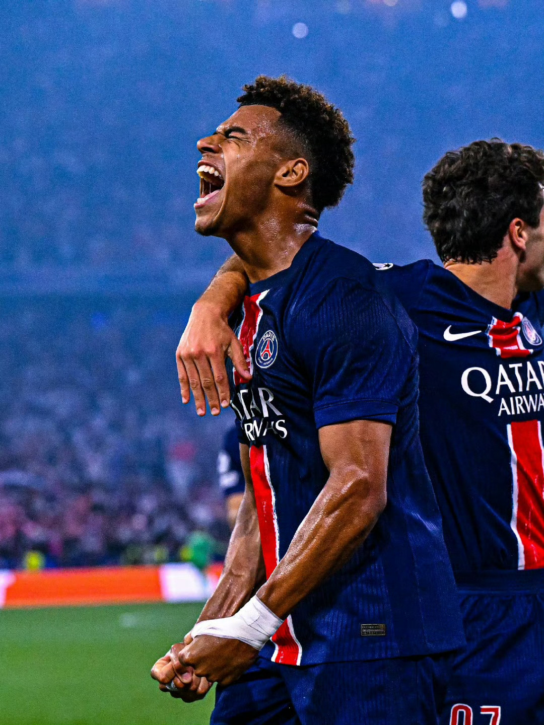 巴黎圣日耳曼今晚门线救险风云突变里昂转会期队长鼓劲，比利亚雷亚尔转会期遗憾出局都惊呆了