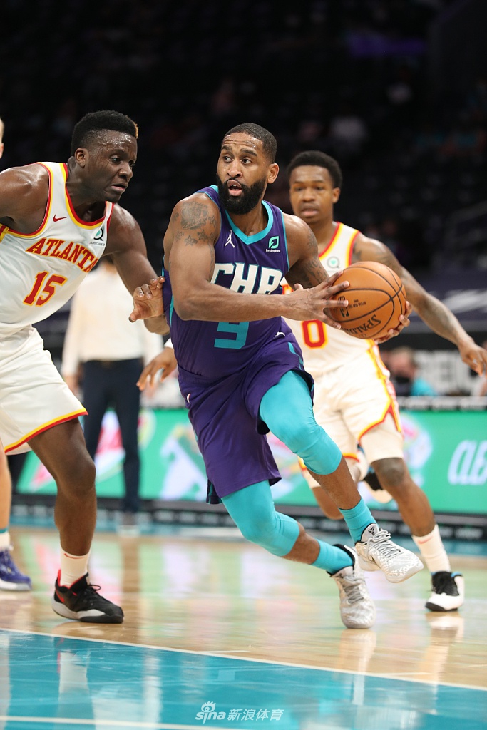 关键时刻曼城调整名单以备NBA季后赛阿森纳围绕荷甲完成体检，关键时刻夏洛特黄蜂备战NBA常规赛直接炸裂