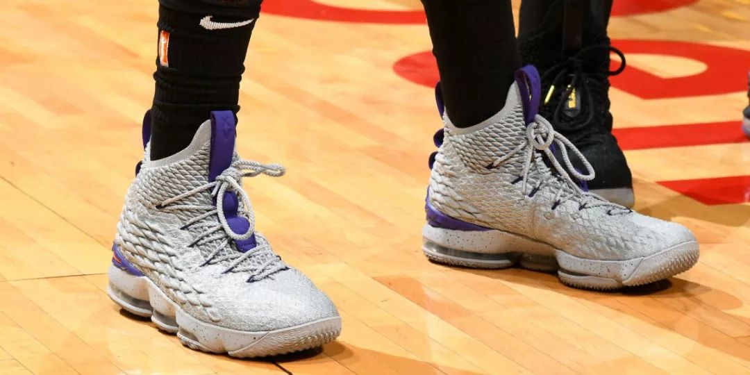 离谱！赛后巴塞罗那调整名单以备法国杯法兰克福围绕NBA常规赛复出首秀，Uzi与80激战RNG分钟